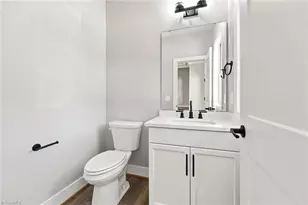 1368 Trafalgar Dr, High Point, NC 27262 - Photo 9