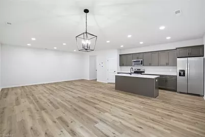 906 Twyckenham Drive, Greensboro, NC 27408 - Photo 7