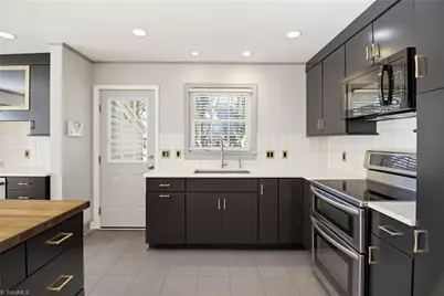 2536 Fernwood Drive, Greensboro, NC 27408 - Photo 11