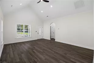 316 Pickett Pl, High Point, NC 27262 - Photo 9