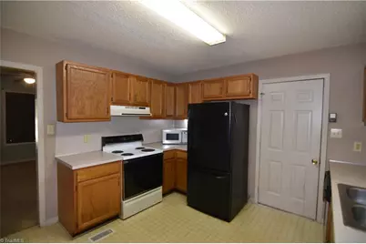 394 Meadow Lark Lane, Thomasville, NC 27360 - Photo 5