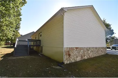 394 Meadow Lark Lane, Thomasville, NC 27360 - Photo 3