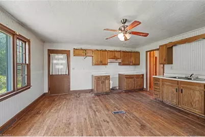 3264 Nc Highway 8 S, Walnut Cove, NC 27052 - Photo 9