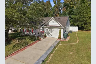820 Blazingwood Drive, Greensboro, NC 27406 - Photo 27