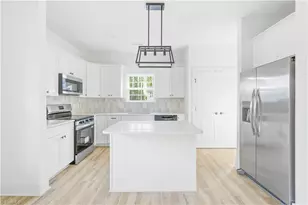 2116 Arbrook Ln, High Point, NC 27265 - Photo 3
