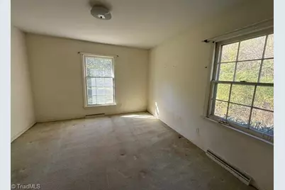 5515 Bledsoe Drive, Greensboro, NC 27410 - Photo 17
