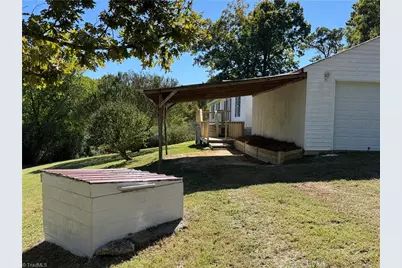302 Queens Way, Randleman, NC 27317 - Photo 3