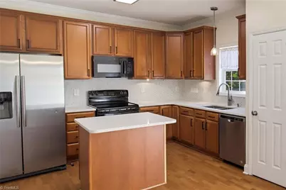 4431 Baylor Street, Greensboro, NC 27455 - Photo 9