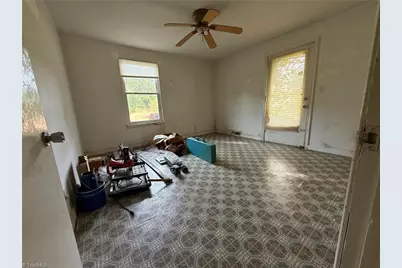 1660 W Lexington Avenue, High Point, NC 27262 - Photo 11
