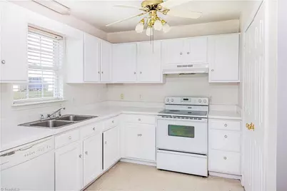 145 Preston Downs Way, Winston-Salem, NC 27103 - Photo 3