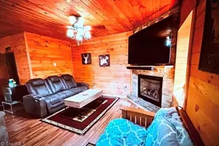 4271 Old Field Creek Rd, Grassy Creek, NC 28631 - Photo 11
