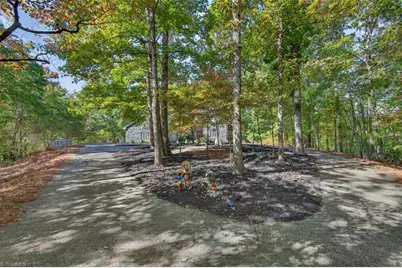 1740 Foxcliff Drive, Mebane, NC 27302 - Photo 47