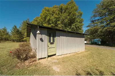 1015 Booth Street, Walnut Cove, NC 27052 - Photo 3