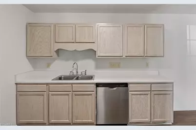 7149 W Friendly Avenue #D, Greensboro, NC 27410 - Photo 17
