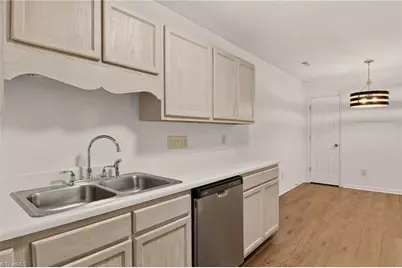 7149 W Friendly Avenue #D, Greensboro, NC 27410 - Photo 13