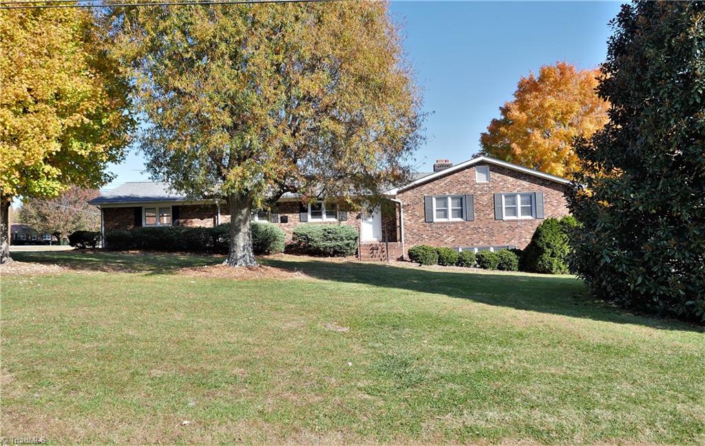 3512 Greenhill Dr, High Point, NC 27265 MLS 1050002 Coldwell Banker