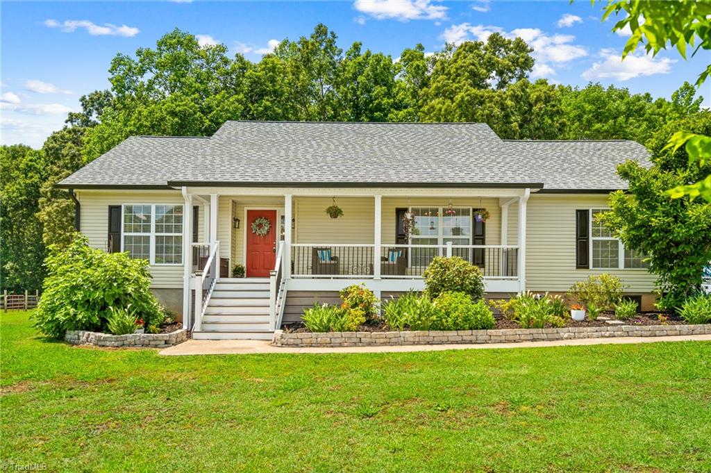 County Line Rd House For Sale 6484 Alamance County Line Rd, Liberty, NC 27298 - MLS 1072233