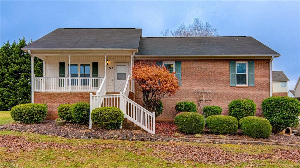242 Sedge Meadow Dr, Winston Salem, NC 27107 MLS 1091058 Coldwell