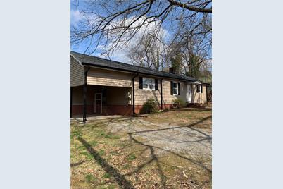 102 W Cardwell Street, Madison, NC 27025 - Photo 1