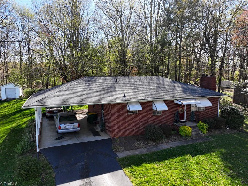 216 Crestwood Dr, Pilot Mountain, NC 27041 MLS 1101439 Coldwell Banker