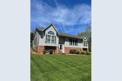 326 Briar Creek Drive, North Wilkesboro, NC 28659 - Photo 1
