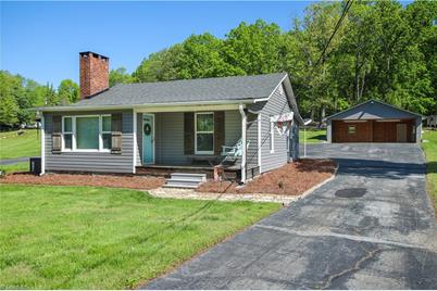 674 Light Road, Thomasville, NC 27360 - Photo 1