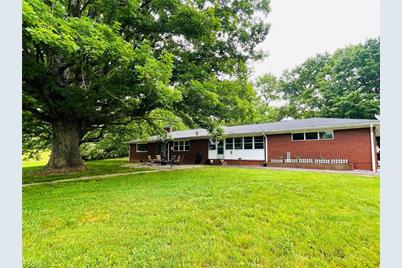 141 Hastings Lane, Pilot Mountain, NC 27041 - Photo 1