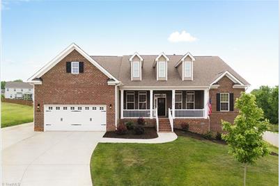 2717 Spruce Hill Court, Pfafftown, NC 27040 - Photo 1