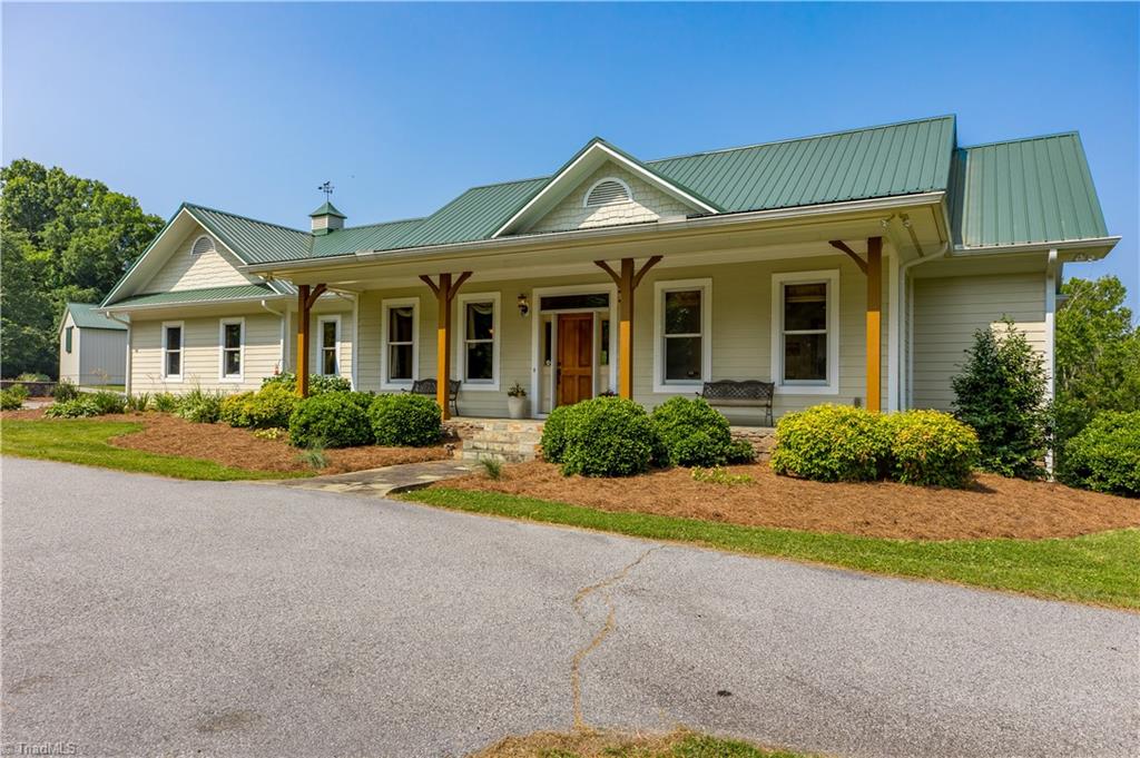 6262 Lake Front Rd, High Point, NC 27263 - MLS 1109423 - Coldwell Banker