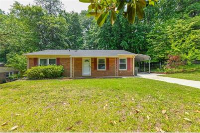 8 Mullis Court, Greensboro, NC 27405 - Photo 1