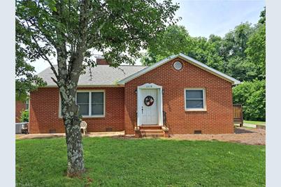 2719 Boone Trail, North Wilkesboro, NC 28659 - MLS 1110628 - Coldwell ...