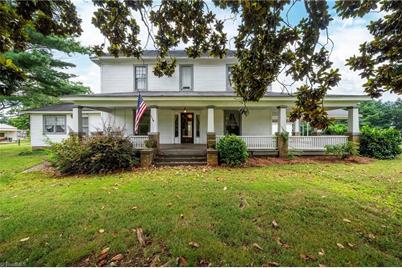 313 W Main Street, East Bend, NC 27018 - Photo 1