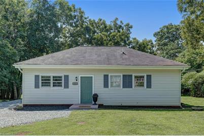 111 W Moffitt Avenue, Liberty, NC 27298 - Photo 1