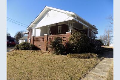 3011 English Road W, High Point, NC 27262 - Photo 1