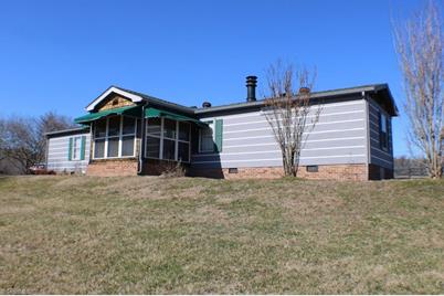 327 Tom Hunter Rd, Pilot Mountain, NC 27041 - MLS 1132642 