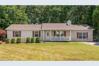 2246 Willow Bend Drive, Kernersville, NC 27284 - Photo 1