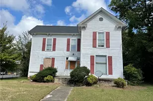 414 Morehead St, Burlington, NC 27215 - Photo 1