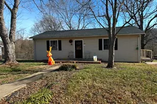 427 N 2nd Ave, Mayodan, NC 27027 - Photo 1