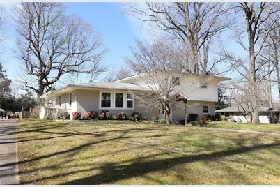 924 Lake Drive W, Thomasville, NC 27360 - Photo 1