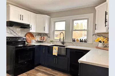 405 Lakeview Drive, Burlington, NC 27215 - Photo 1