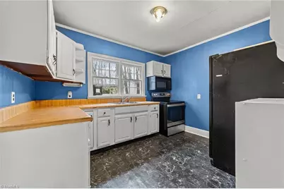 2929 Marthas Place, Greensboro, NC 27408 - Photo 1