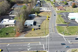 431 W Kings Hwy, Eden, NC 27288 - Photo 1