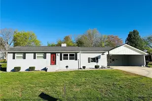 111 Vine St, Mount Airy, NC 27030 - Photo 1