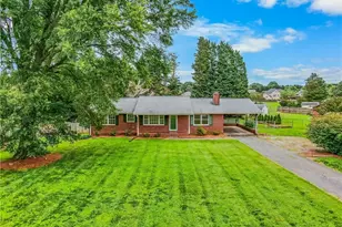 915 Mayford Dr, Kernersville, NC 27284 - Photo 1