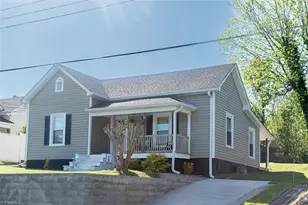 304 Broad St, Mount Airy, NC 27030 - Photo 1