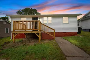 512 Carroll St, Thomasville, NC 27360 - Photo 1