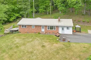 977 Buck Mountain Cir, West Jefferson, NC 28694 - Photo 1