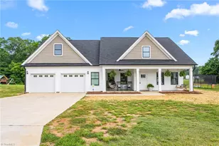 1711 Memory Ln, Burlington, NC 27217 - Photo 1