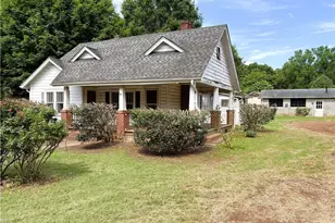 200 N 9th Ave, Mayodan, NC 27027 - Photo 1