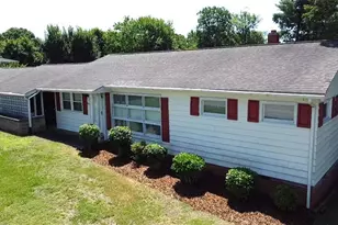 801 E Sunrise Ave, Thomasville, NC 27360 - Photo 1